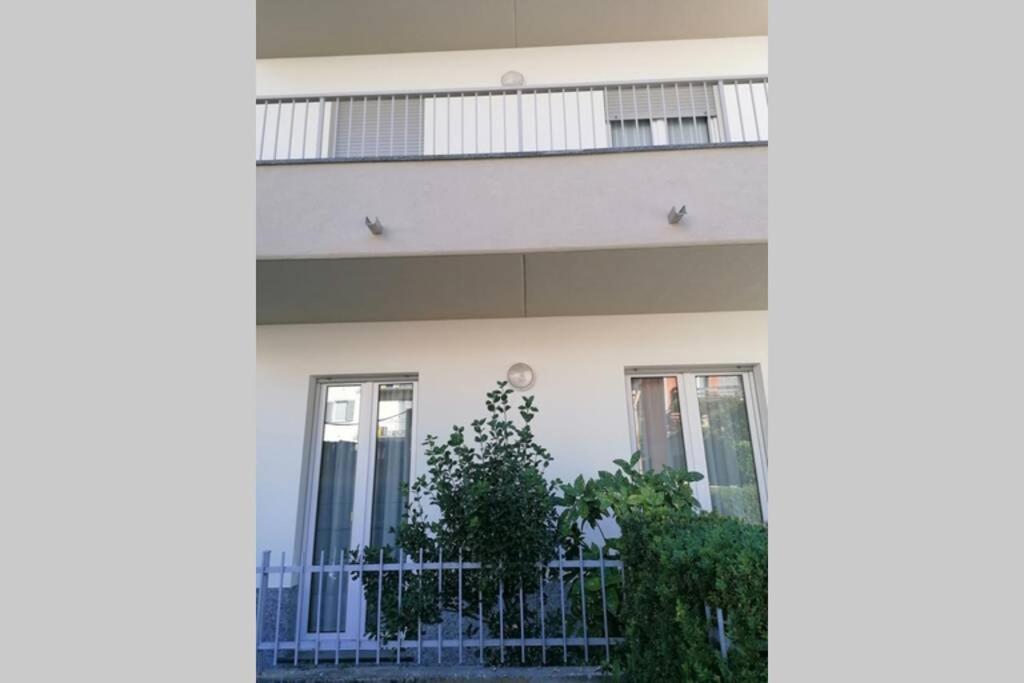 Appartamento Incantevole Con Parcheggio Gratuito Tirano Exteriör bild